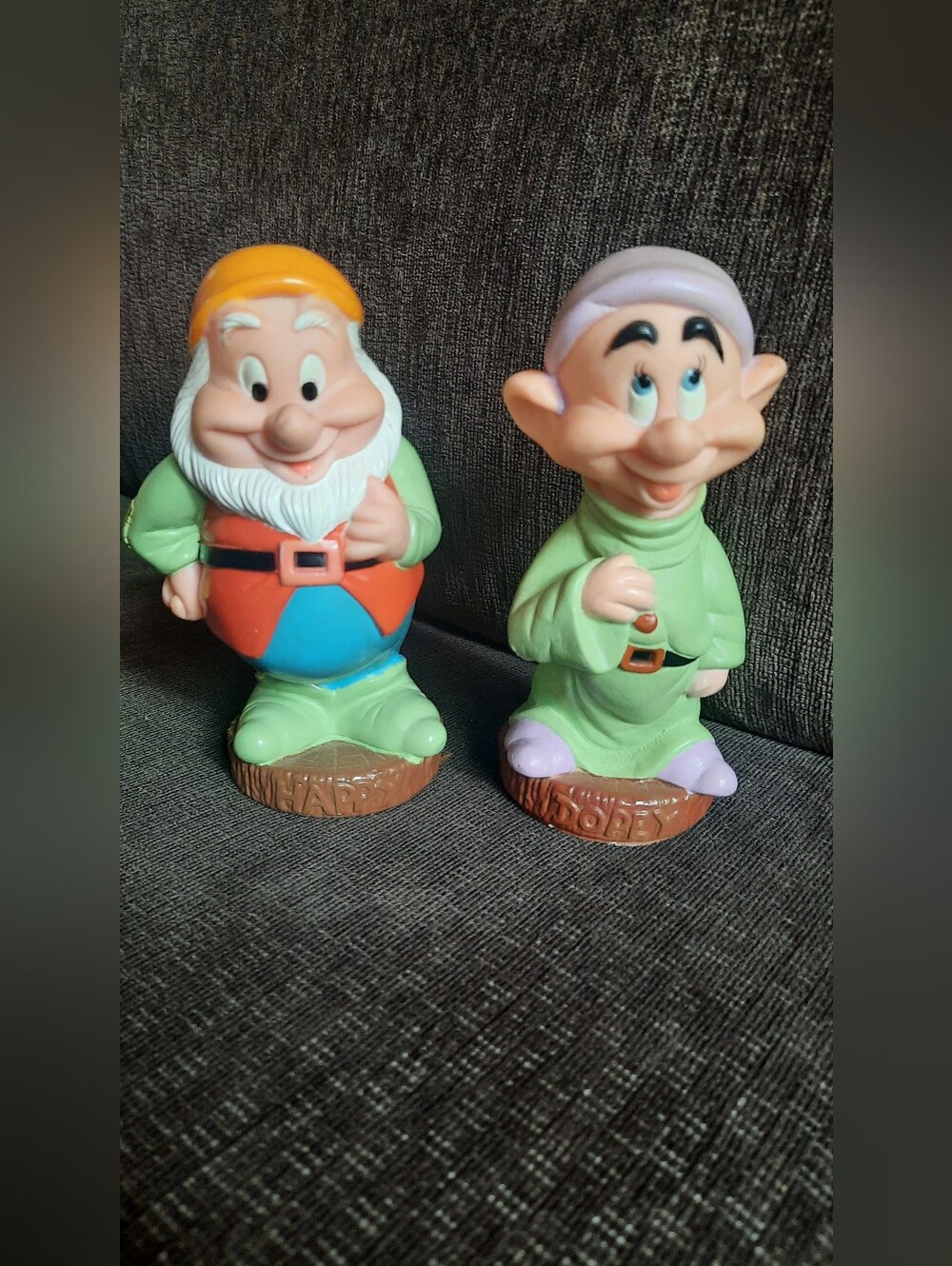 Vintage Disney Snow White Bank and Seven Dwarfs Rubber Vinyl Figures - Picture 6 of 10